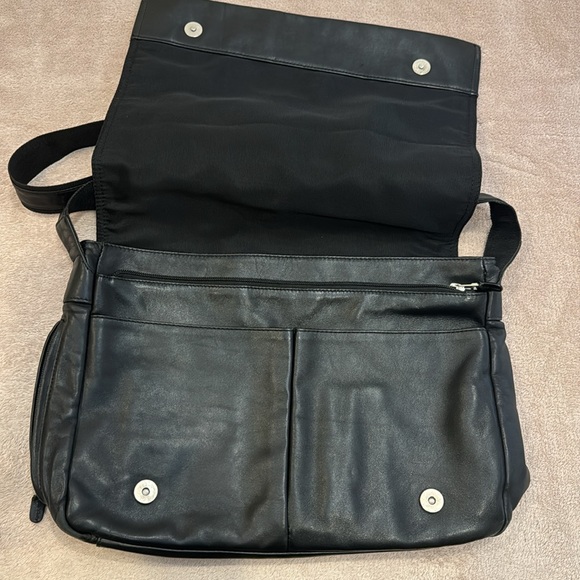 Vintage Manfield Leather Messenger Bag in great condition! - Picture 2 of 9